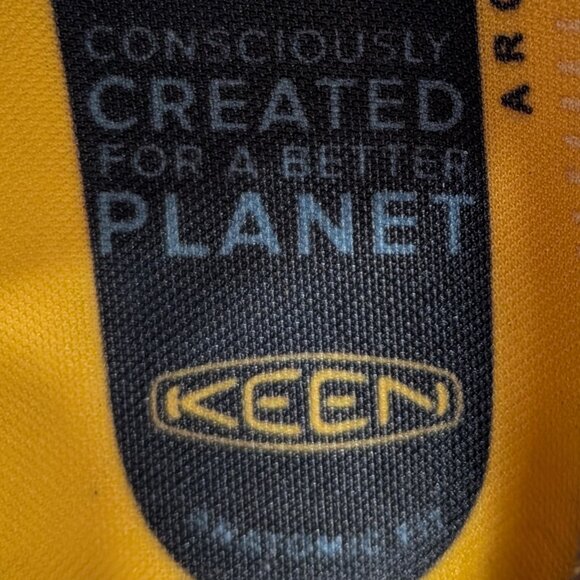 KEEN® Targhee III Low Waterproof Hiking Shoes in Weiss/Boysenberry - Picture 6 of 16